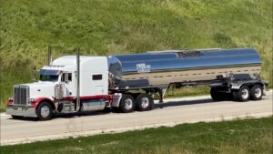 liquid tank trailer ftl shipment